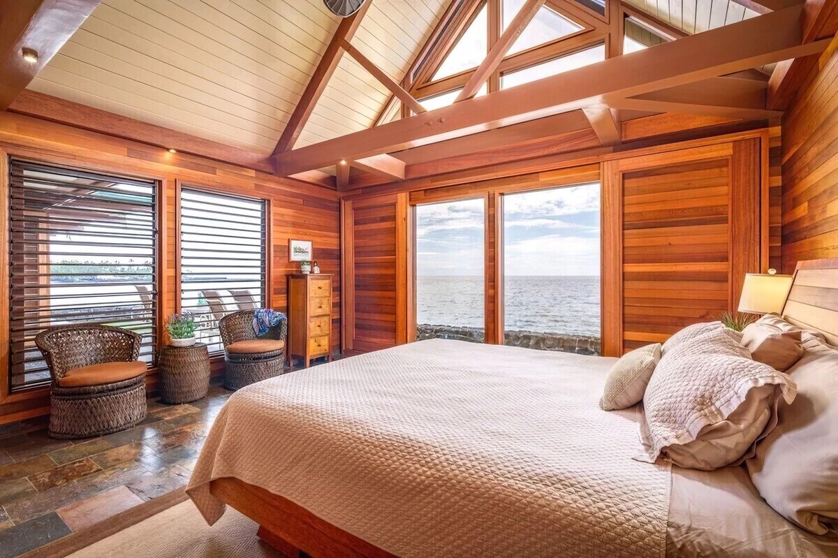 Alii Dr. Oceanfront 3BR — Winter Dates Open gallery image 2