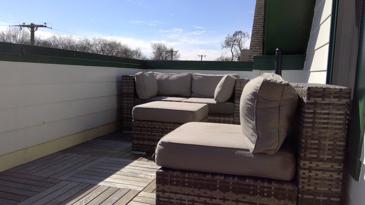 Sleeps 8, 4 King Suites/4.5 Baths, 5 min Downtown! gallery image 5