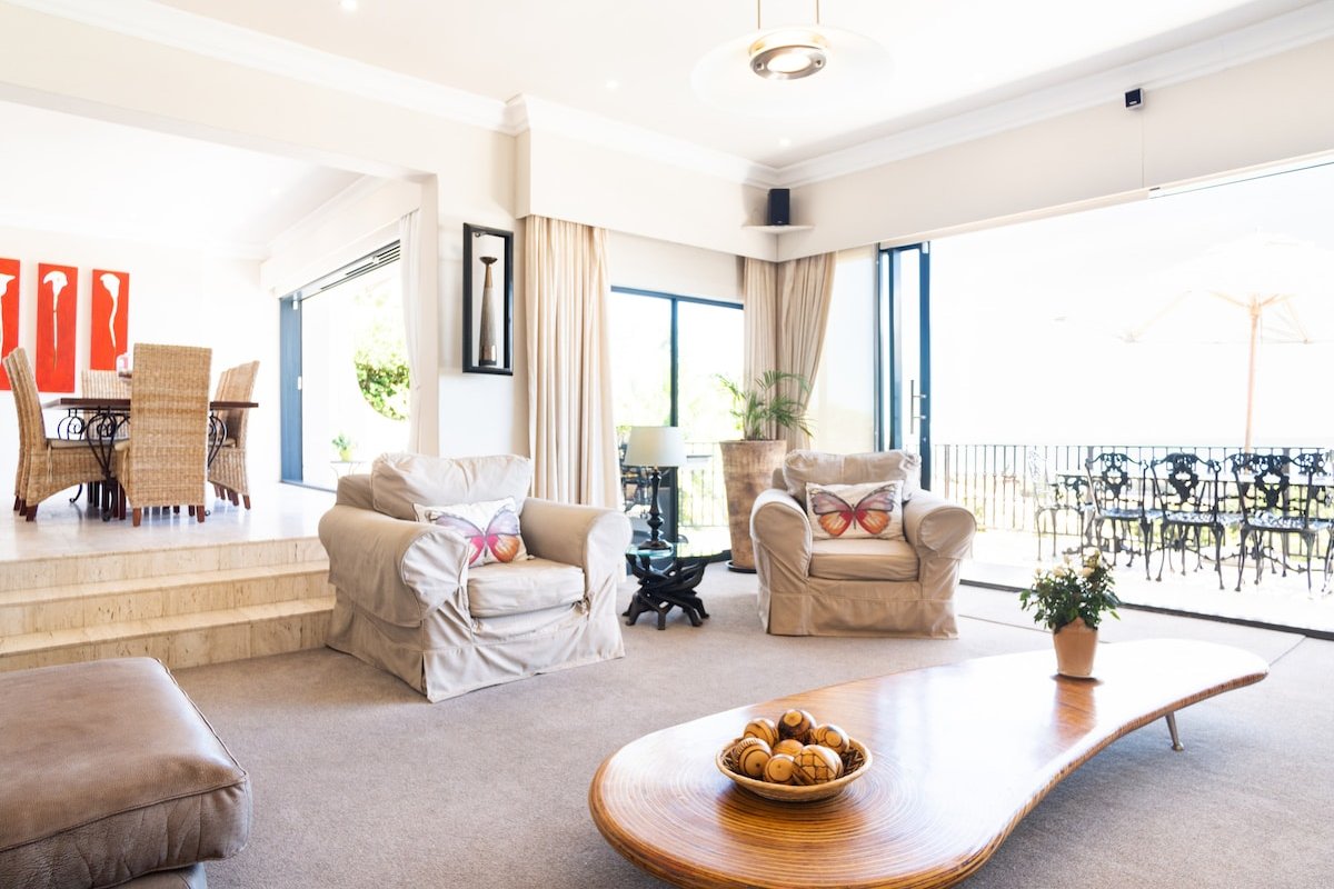 Table Mountain Home with Ocean View gallery image 4