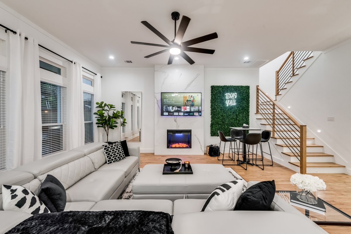 Rodeo Drive – Luxury! Hot tub, Pool, Fire Pit