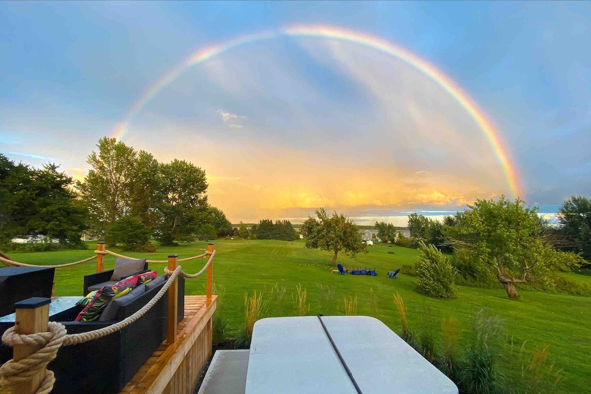 Luxury Oceanview Beach House W/hot tub gallery image 5