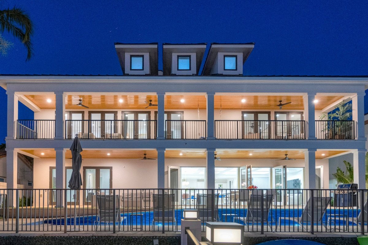 Million Dollar Waterfront Views | Walk to Beach gallery image 3