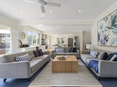 Spacious Sorrento Retreat