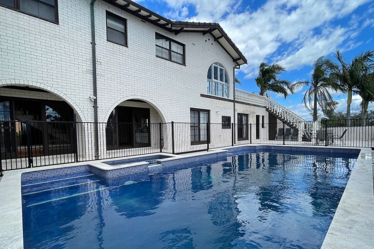 Killara Luxurious 8BR House 360 degree view gallery image 2