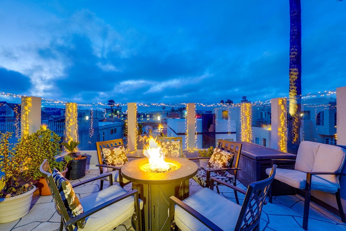 Beach Home Steps to the Sand. Ocean View Patio! gallery image 2