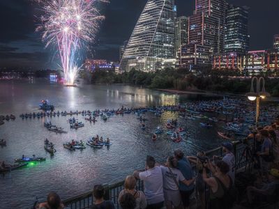 Walk to SouthXSouthwest! Holidays in the Sun! Bats