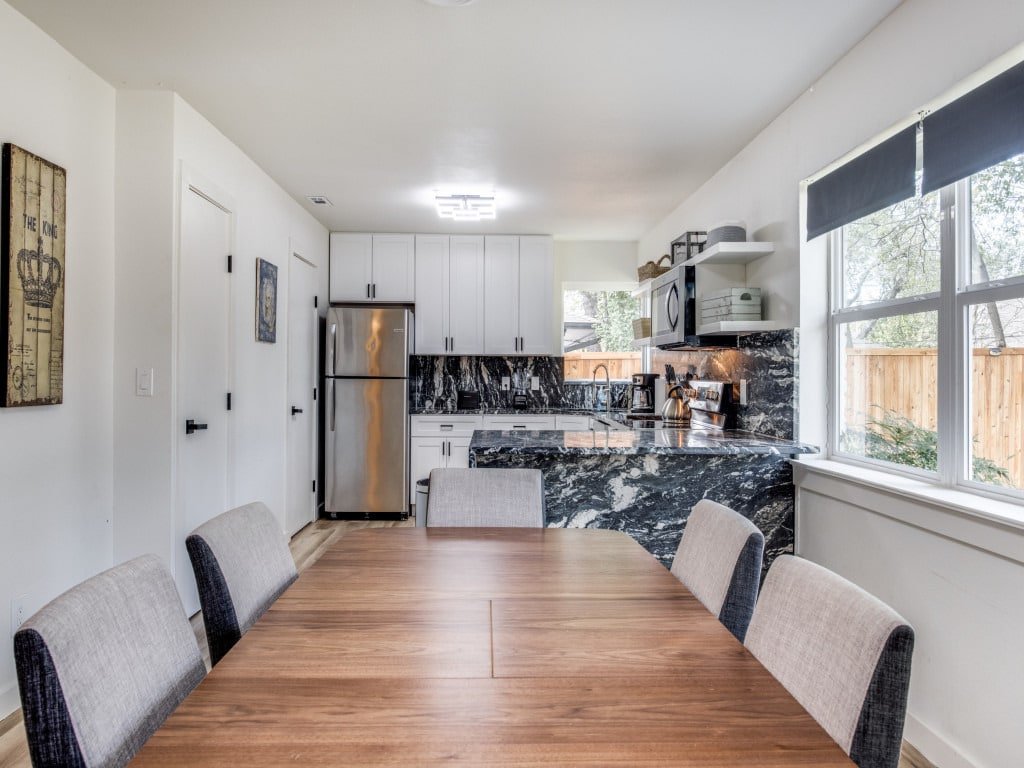 Preston Hollow Home + Garage Apt / Large Yard gallery image 4