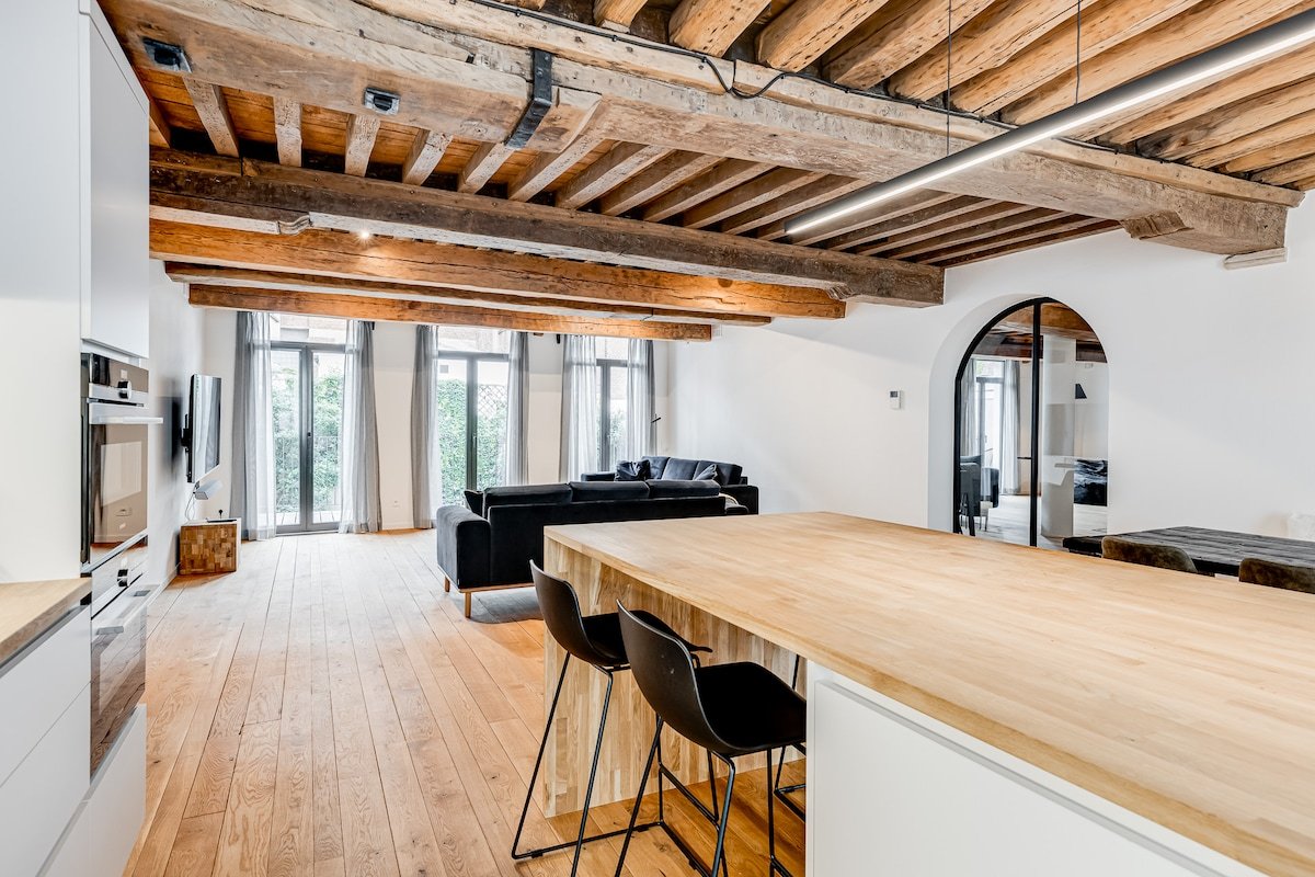 Beautiful spacious Loft in the Heart of Antwerp gallery image 4