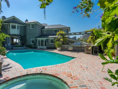 Hollywood Hills La Presa Estate