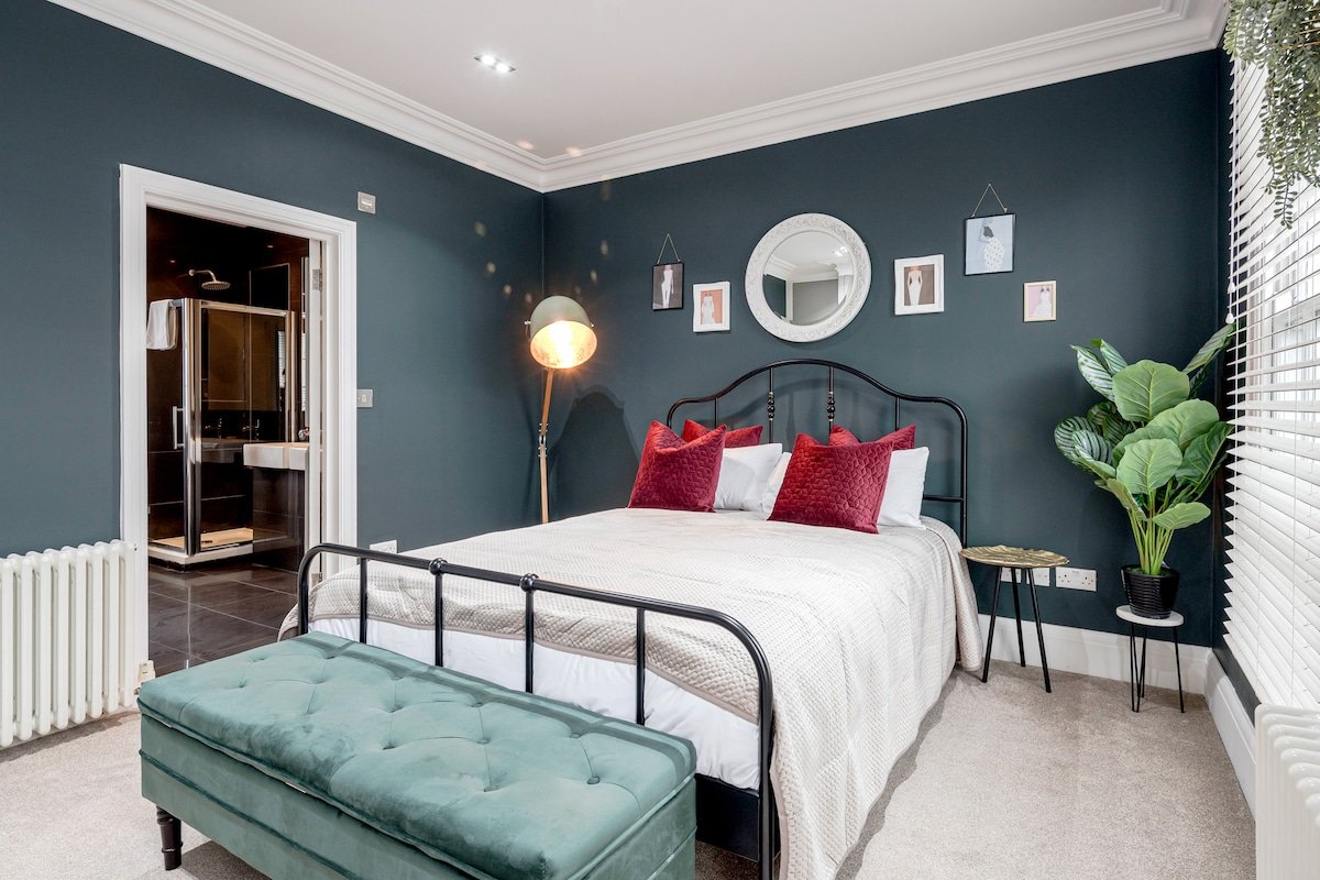 Colourful Camden | Victorian | Creed Stay gallery image 2