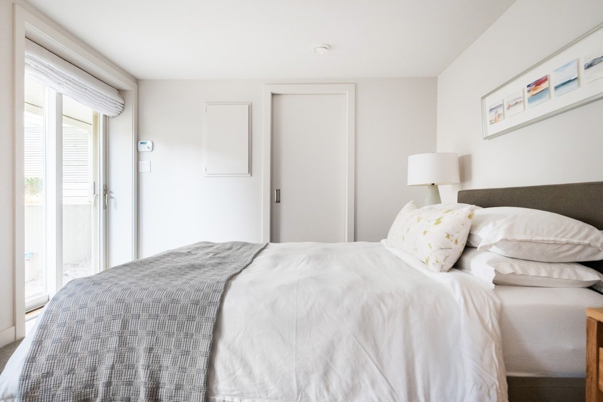 Refined Modern Home in Kitsilano’s Best Locale gallery image 4