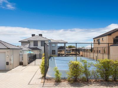 Canal Life – Private Pool and Tennis Court