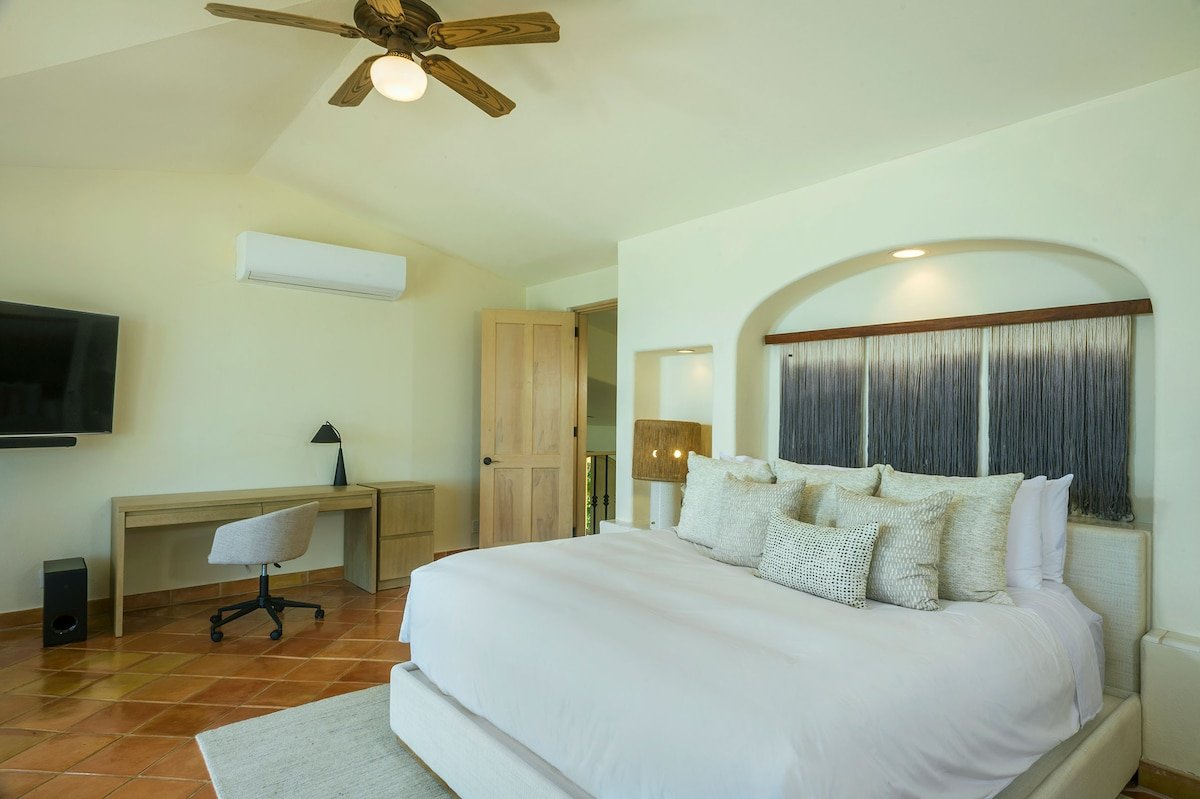 Casa Edwards Too Beach Front Palmilla Sur gallery image 3