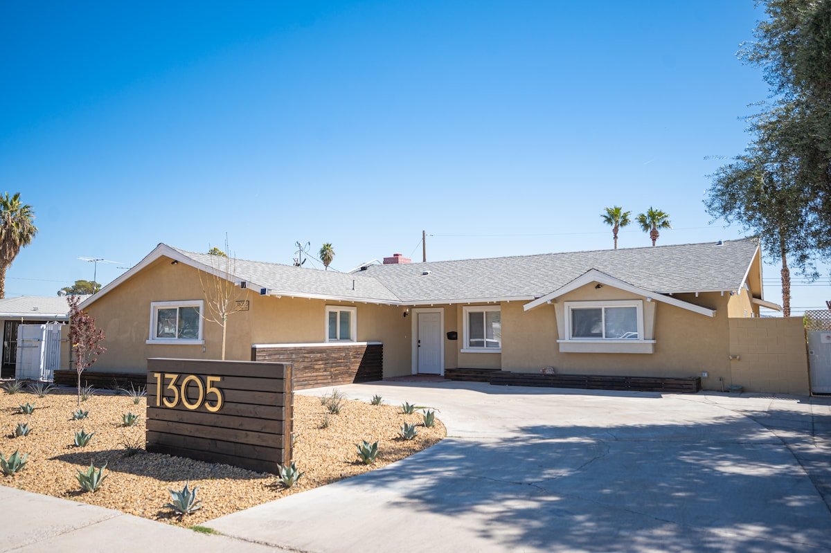 LUX 5*Villa-50%off/Strip/POOL/CHEF Kitchen/Office. gallery image 4