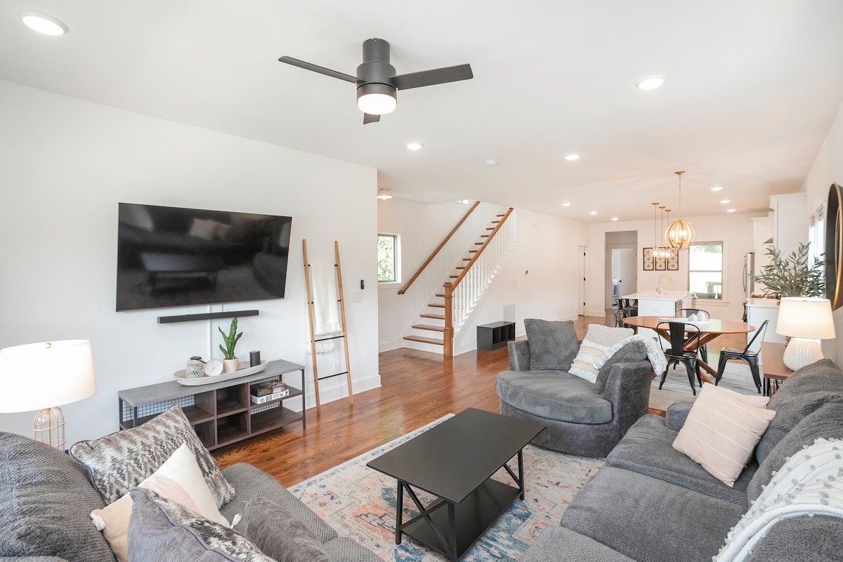 30+ day min Entire Residential home-The Blue House gallery image 5