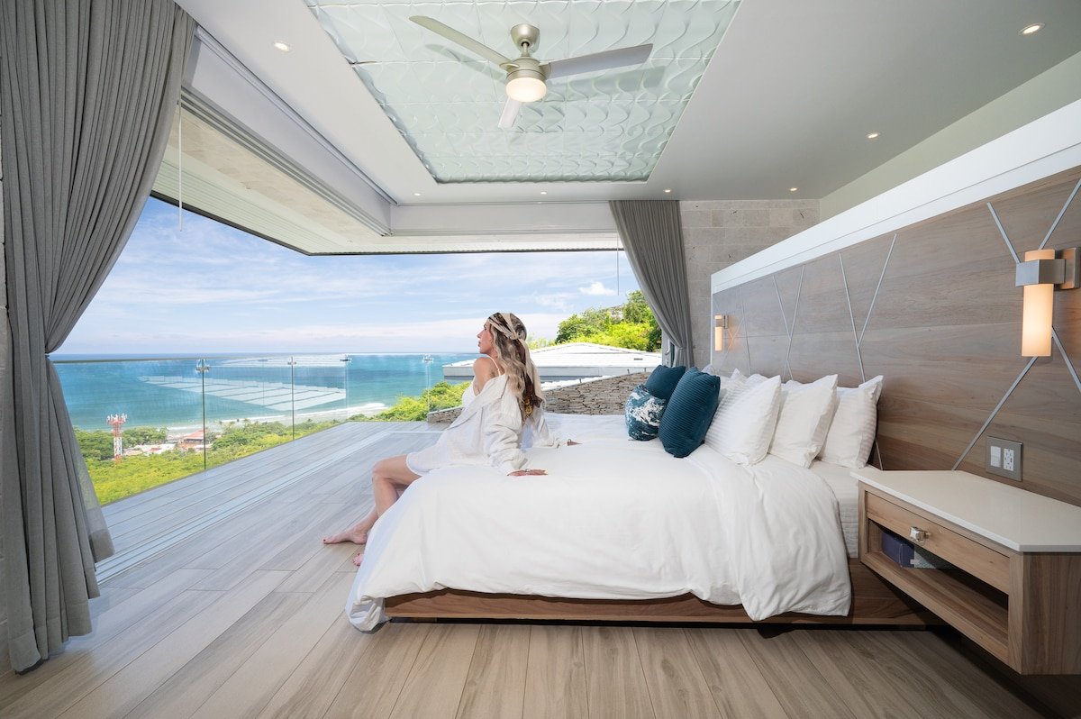 Luxury Villa: Hot Tub: Ocean Views: Fully Staffed gallery image 2