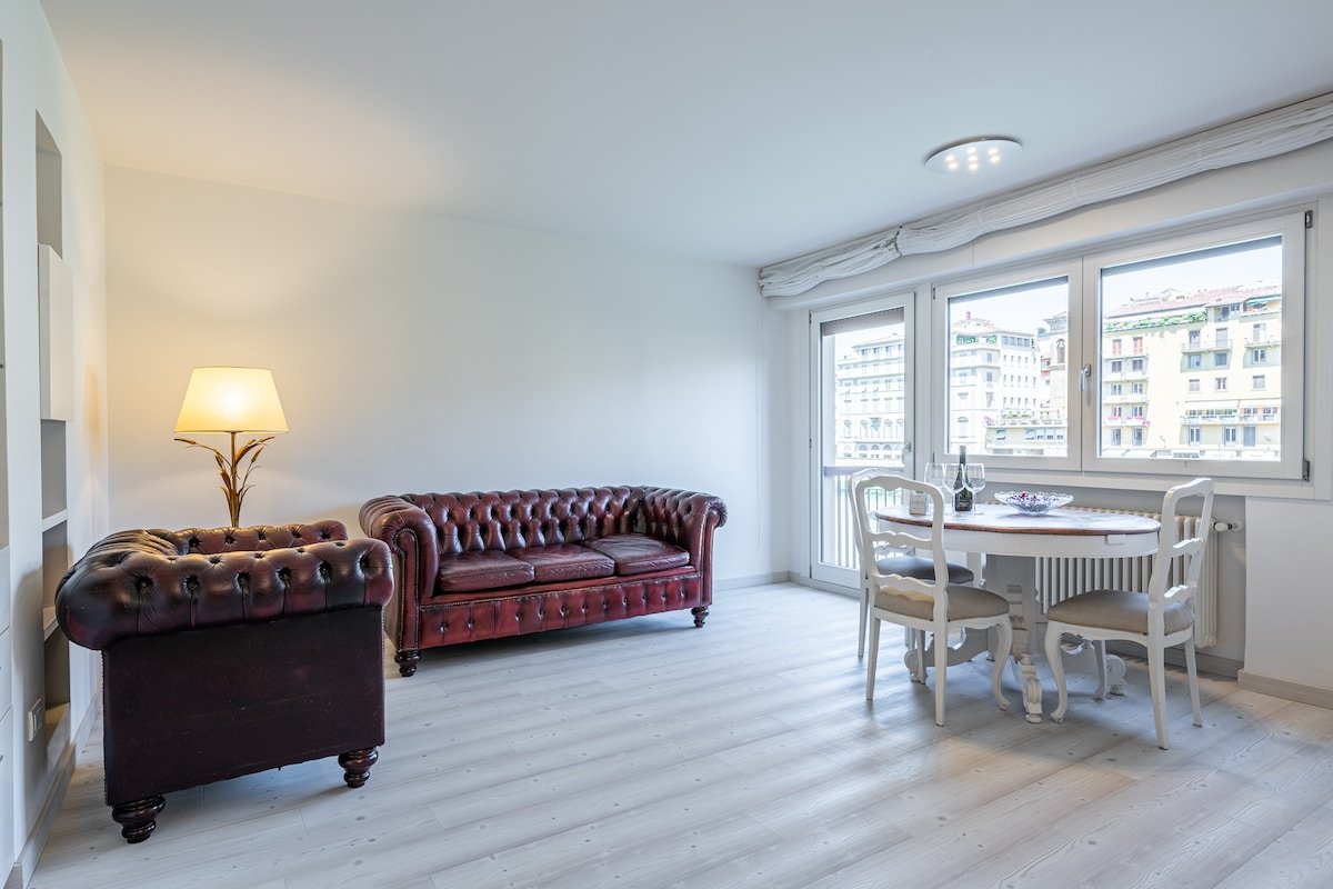 [Ponte Vecchio] Charm and Awesome view of Florence gallery image 5