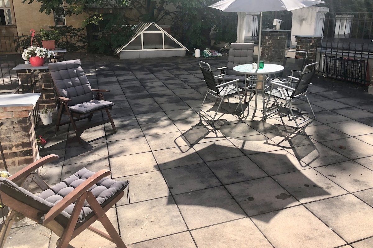 New 72m2 Old Town flat, perfect for 4-6 guests gallery image 5