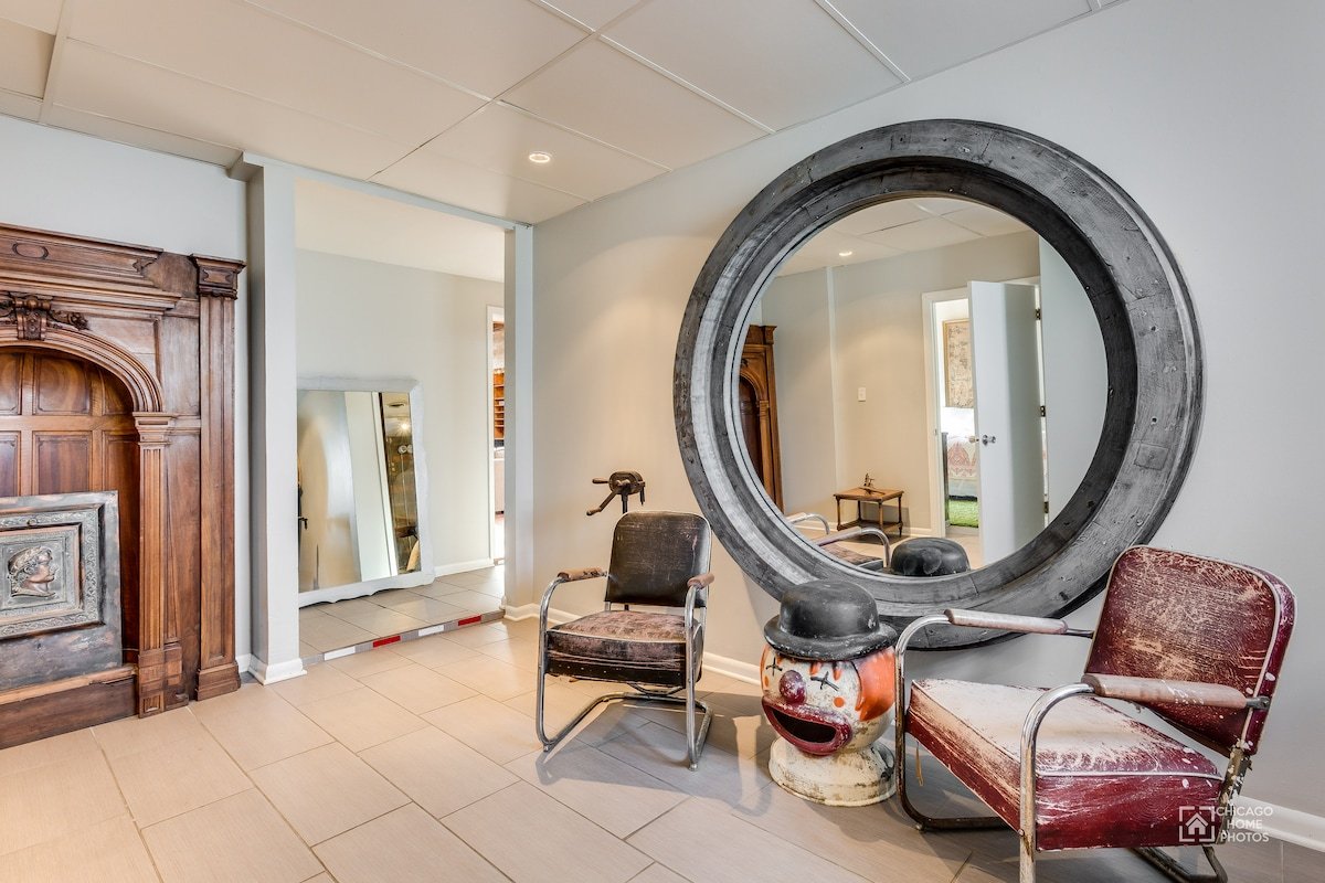 LOFT606: Gigantic Sunlit Former Factory Home gallery image 3