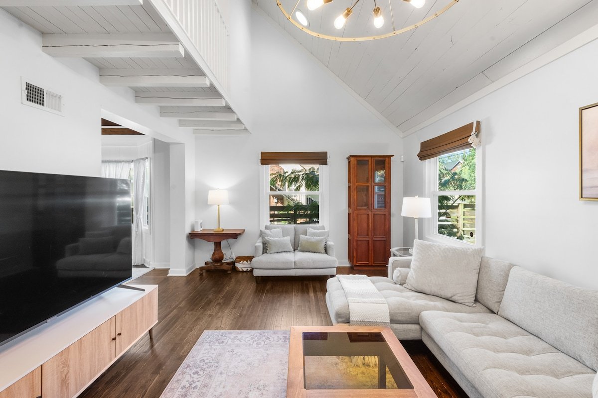 4-Bed Farmhouse Bliss Near It All gallery image 5