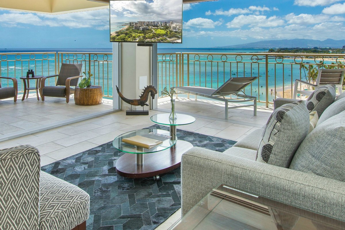 A View to Die for! 3bedroom 3bath on Waikiki Beach
