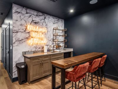 Stylish City Escape: Hot Tub, Games, Photo Booth