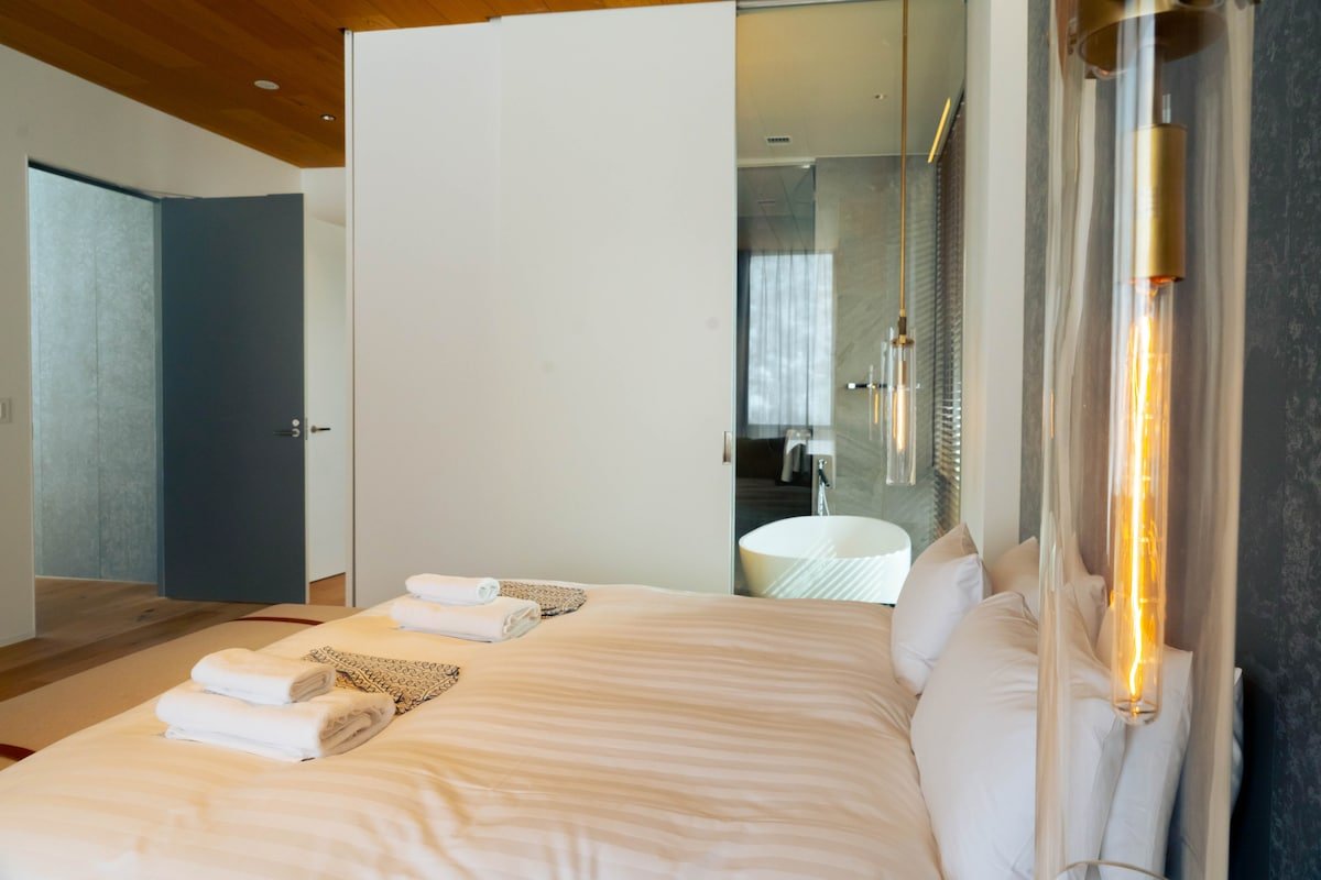 Intuition | 5BR Penthouse Near Ski Lift in Niseko gallery image 4