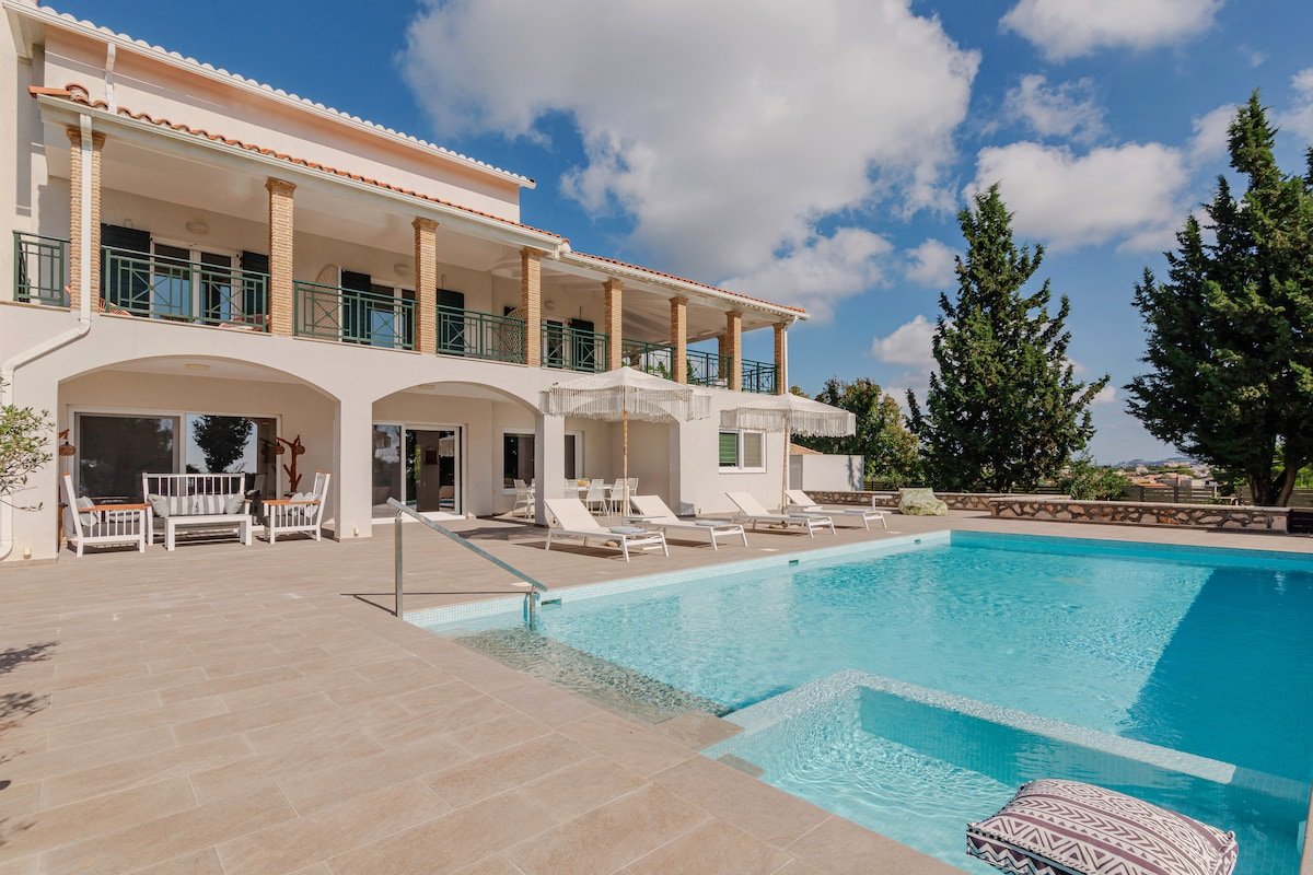 Rivazzurra Villa with Private Access to the beach
