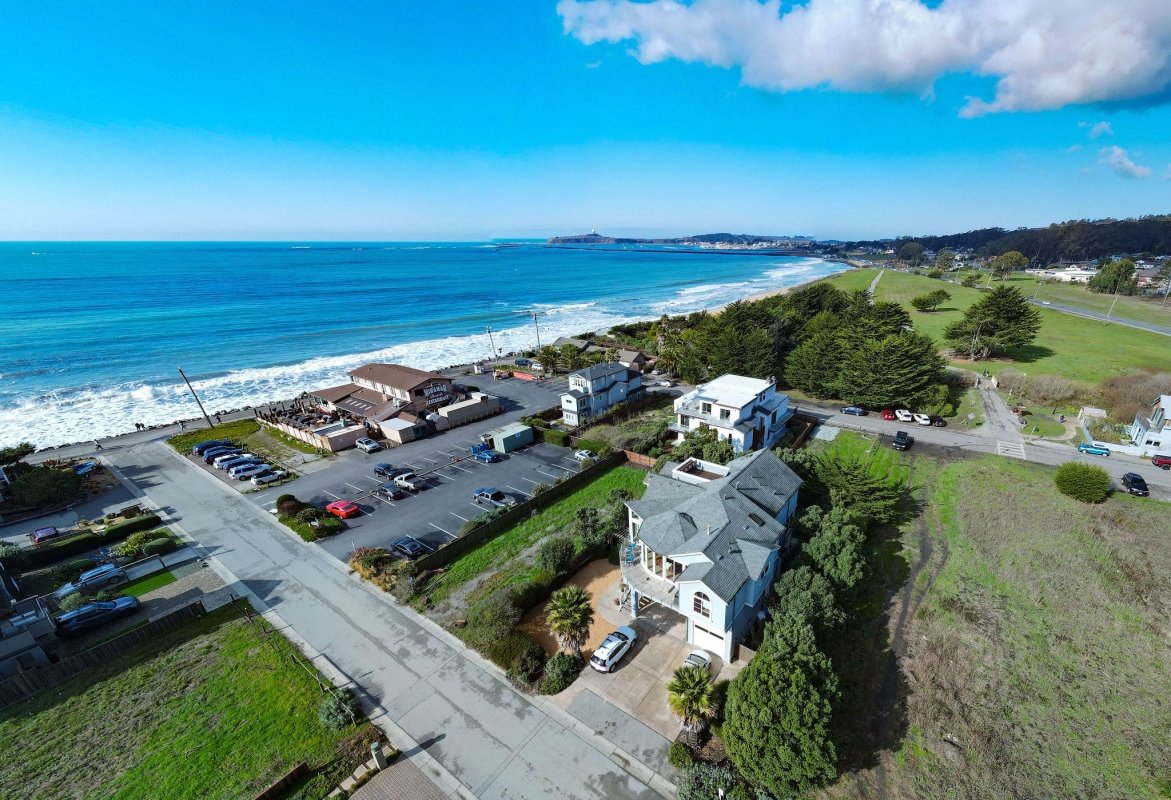 Ocean Views, Steps 2 Beach, Hot Tub, BBQ, Fire Pit gallery image 5