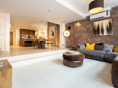 Luxury Penthouse with Private Roof Terrace