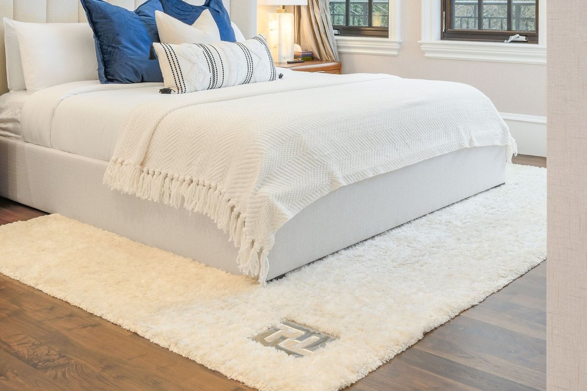 The Fendi Villa | Pool&HotTub • 7 min to Downtown gallery image 5