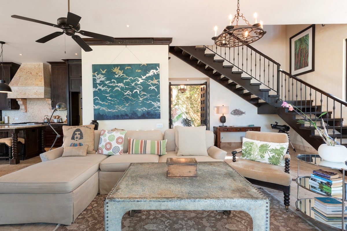 Oceanfront Villa With Pool & Beach Club – StuCasa gallery image 5