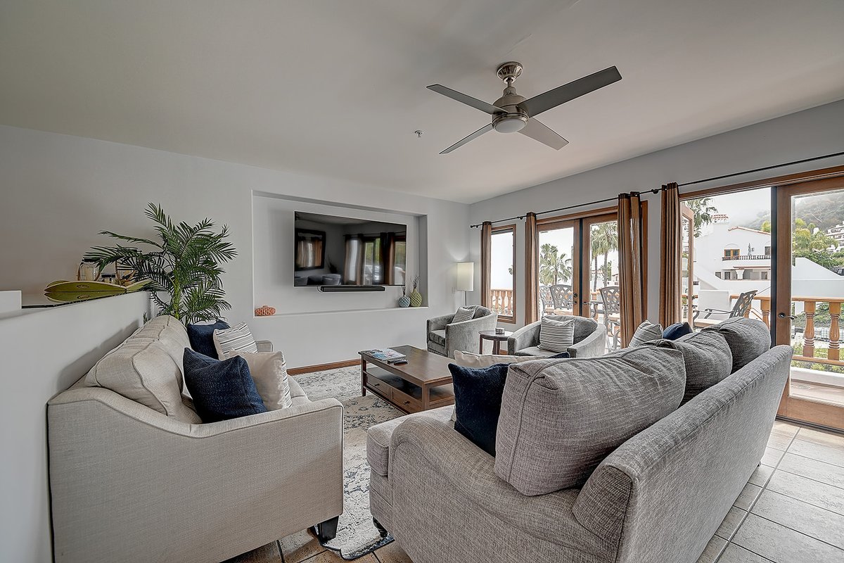 Hamilton Cove “Island Oasis + AC”