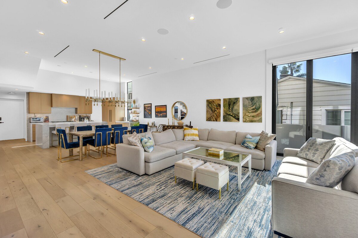 Luxe Retreat on Balboa Island | Walk to Shops gallery image 2