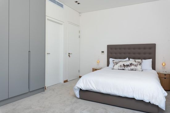 Photo 4 of Villa Rocha accommodation in Fresnaye, Cape Town with 5 bedrooms and 7 bathrooms