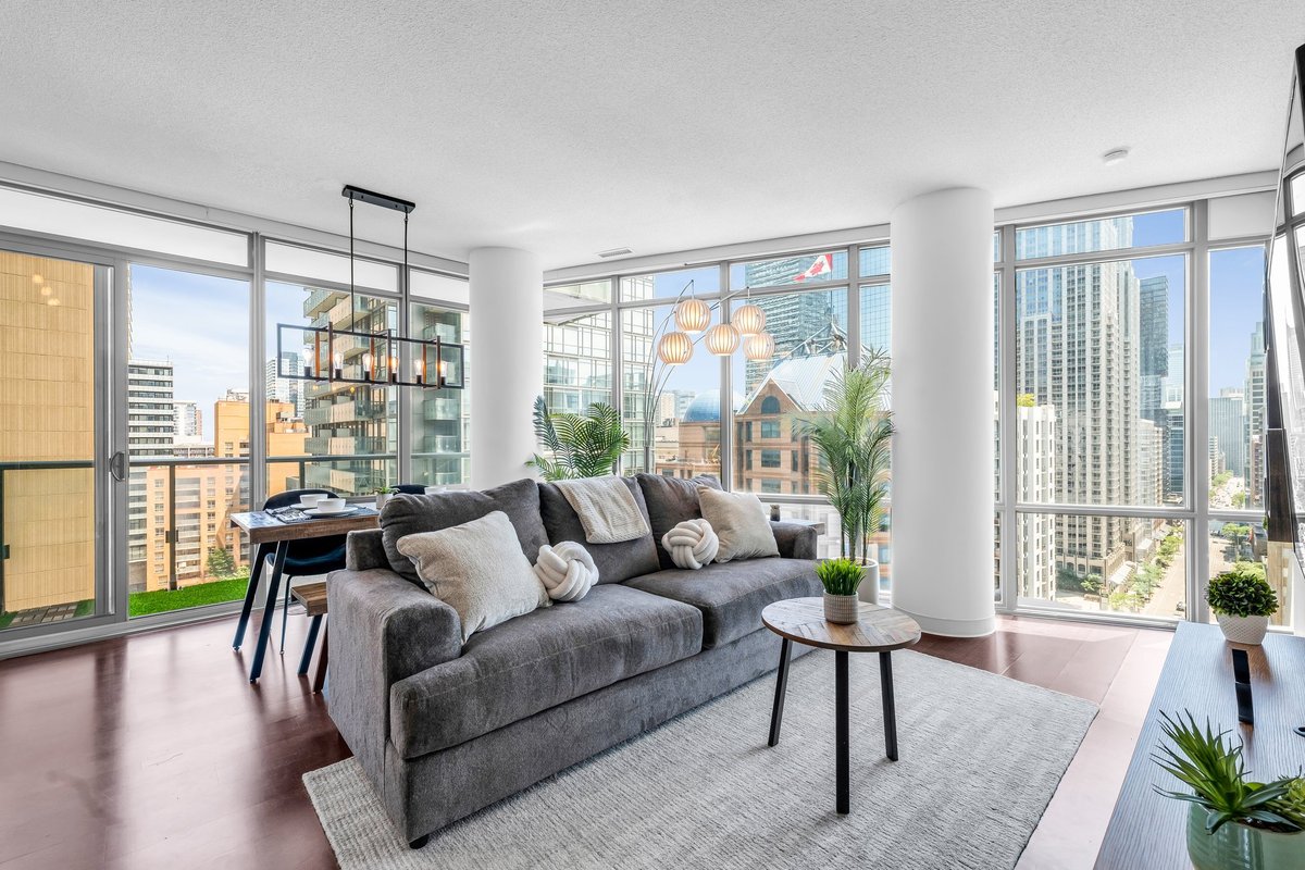 NEW | Luxury Condo | Core DT | UofT | Parking