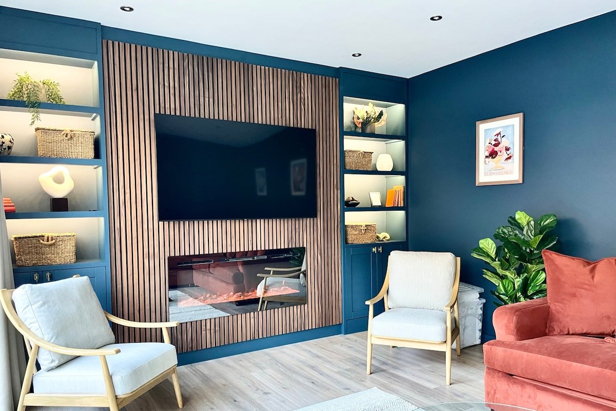 Barton Suites- Luxury Home 2 of 2. Sleeps 6 gallery image 2