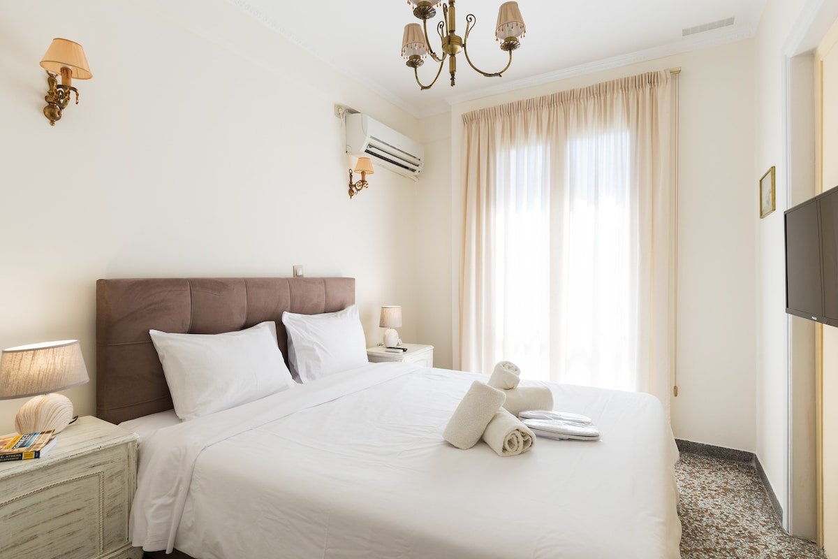 ACRO&POLIS “THE TEMPLE” Apt in the Heart of Athens gallery image 5