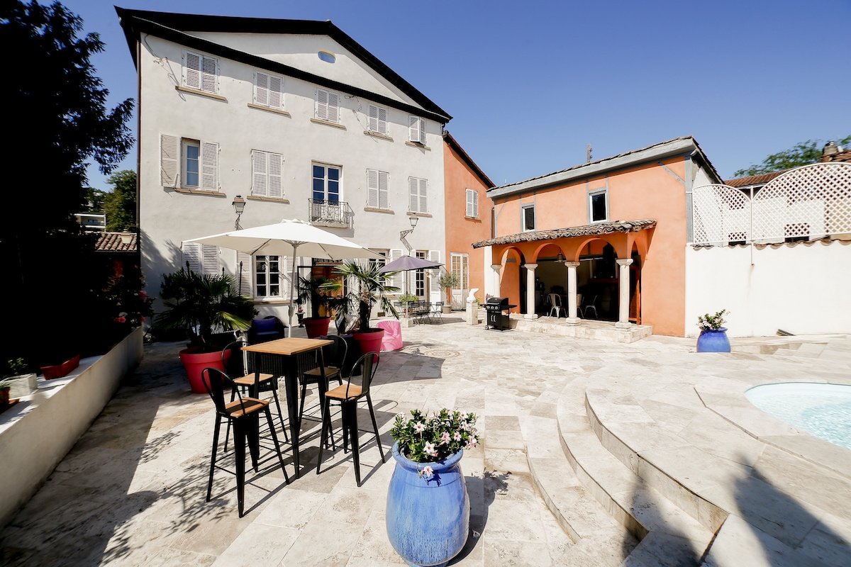 Maison de ville du XVIIIe siècle , piscine Lyon 9 gallery image 3