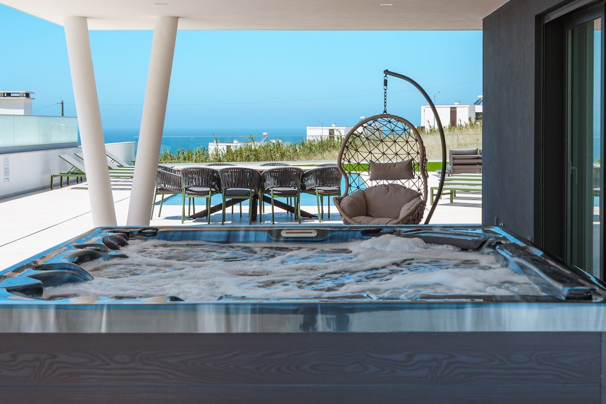 Casa Caracol, with a panoramic ocean view gallery image 3