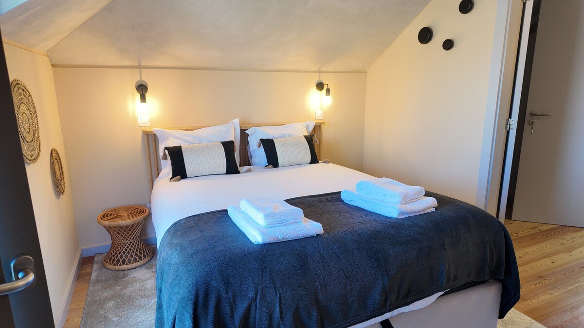 Beautiful 2bedrooms balcony garage historic center gallery image 4