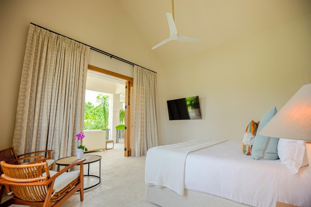 Hacienda A31 – Gorgeous Golf-Front Villa gallery image 3