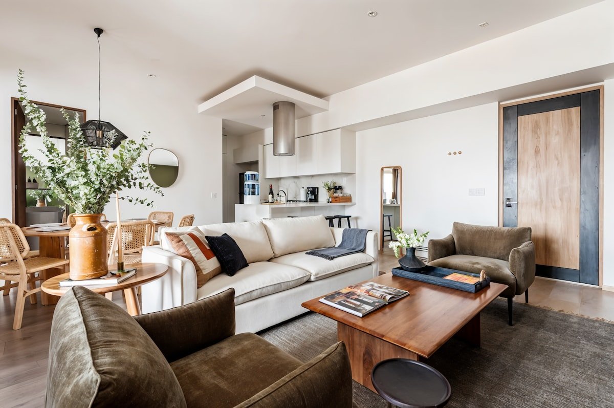 (Top 5%) Condesa Gem: AC, Pool, Gym & Views gallery image 2