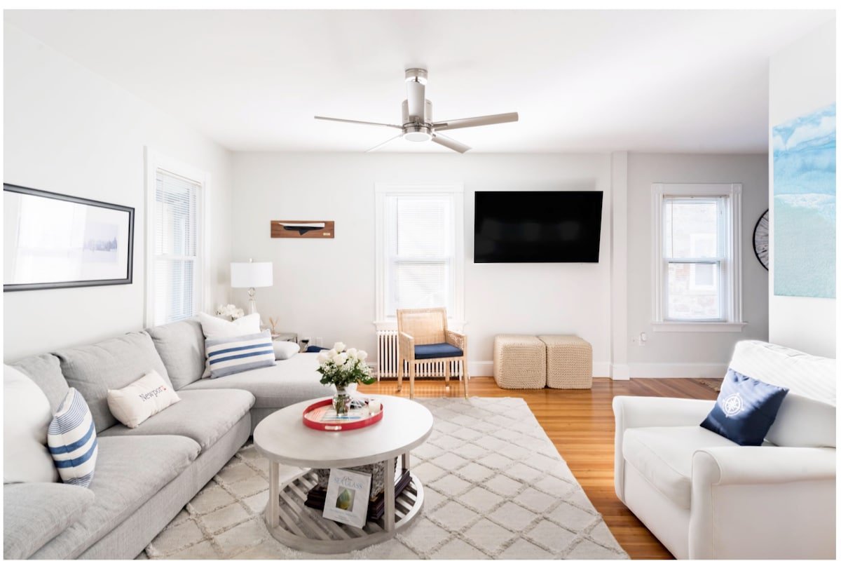 Beautiful Downtown Newport Home w/ 2 parking spots gallery image 5