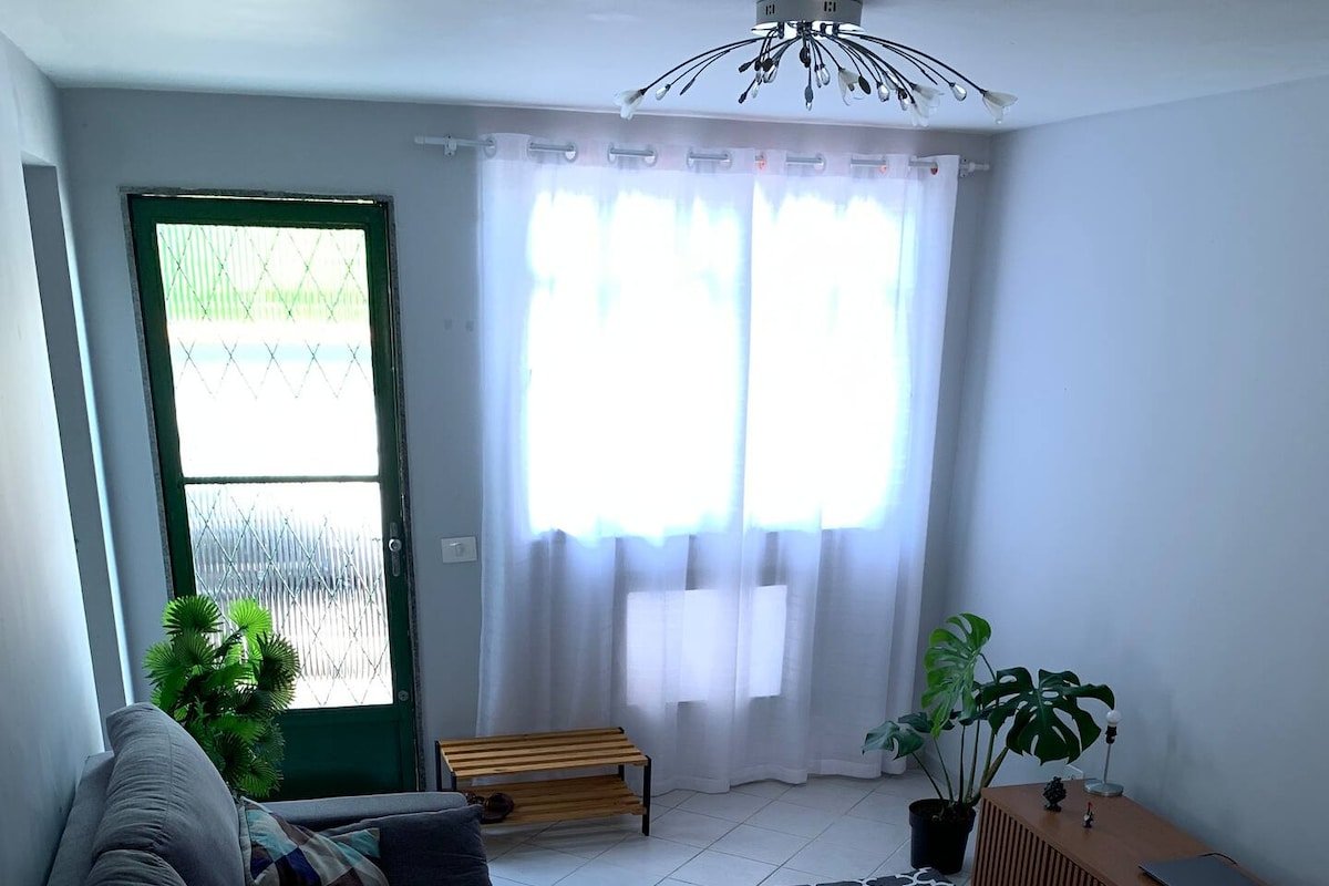 Rock in Rio – Cozy Double Bedroom for Two/Three! gallery image 4