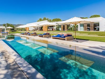 Heated infinity pool- Petanque- Jacuzzi- Bar