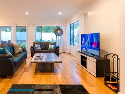 Little Hamptons—Beachside Retreat near Town Centre