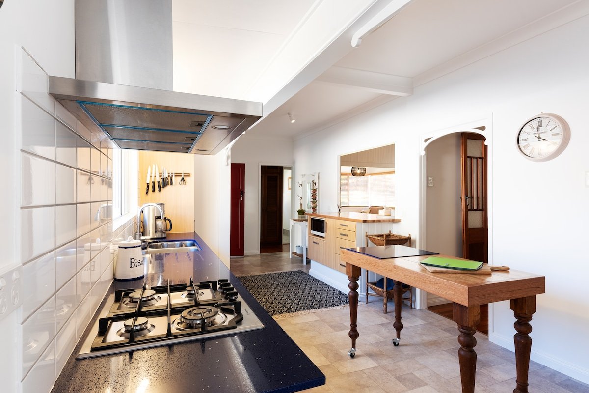 Farm house-sleeps up to 10 gallery image 4