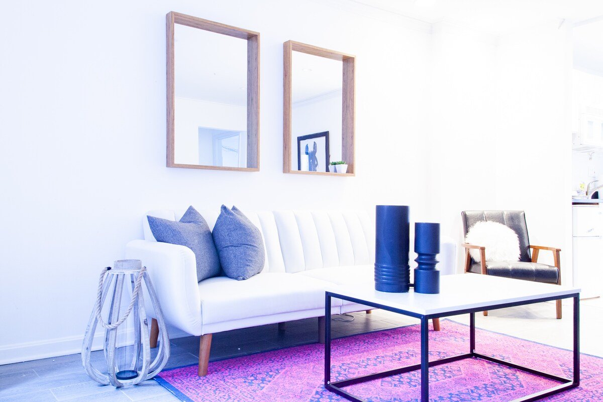 Stunning 2-UNIT Rental // Only STEPS Away from The White House gallery image 3