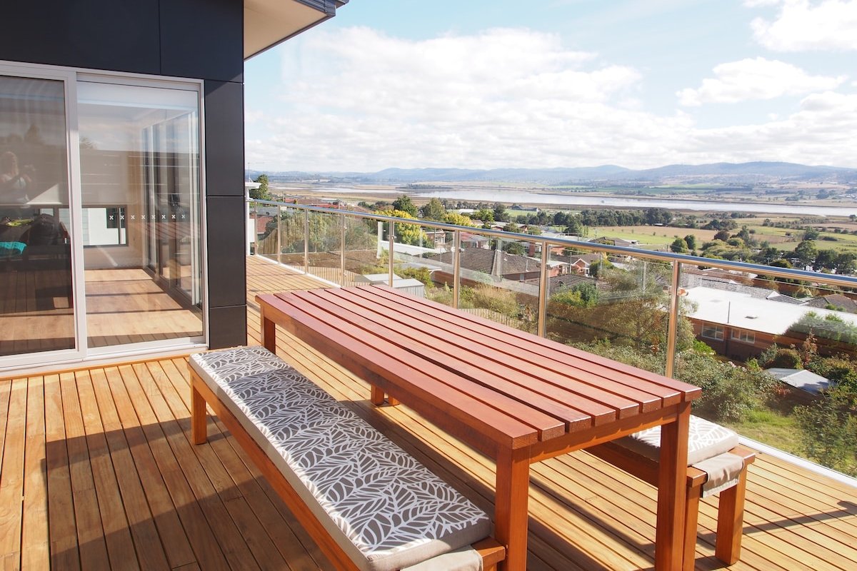 Island View House, perfect family home gallery image 2